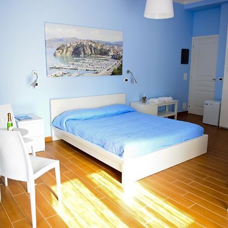 I Delfini Bed & Breakfast Агрополи Екстериор снимка